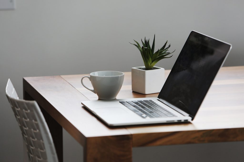 2016 02 life of pix free stock laptop desk plant objects leeroy